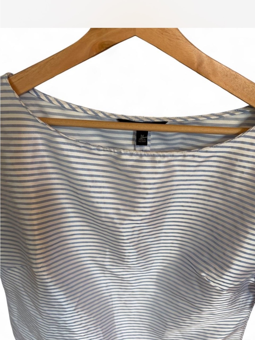 Banana Republic Striped Boatneck Tee Light Blue & White blouse top satin - Picture 7 of 9